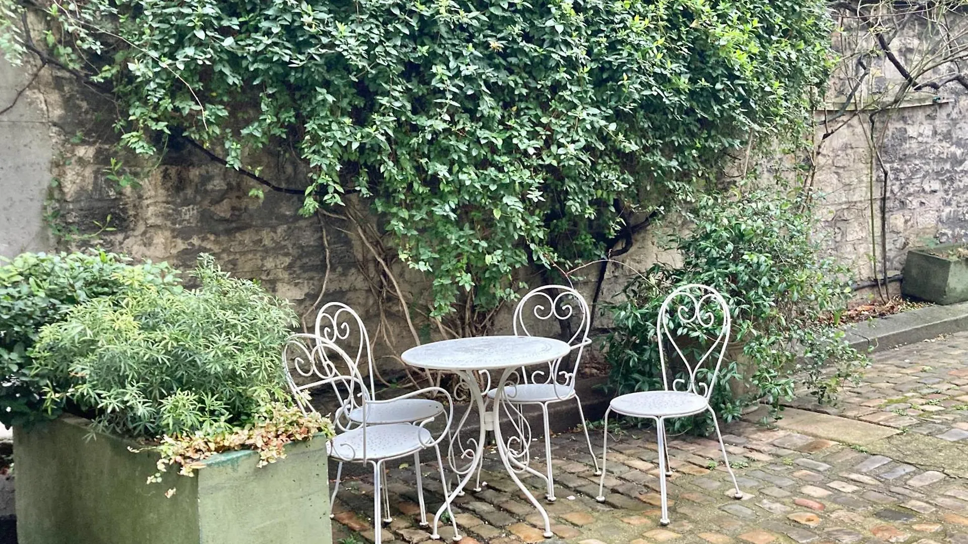 Apartment Charmant Studio 2 Pers A Paris France
